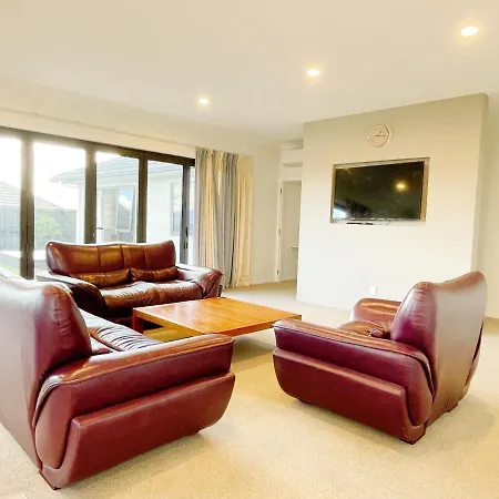 Modern，Spacious 5 Bedroom House In North Hamilton Exterior photo