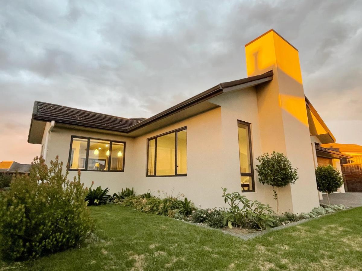 Modern，spacious 5 Bedroom House In North Ferienhaus Hamilton
